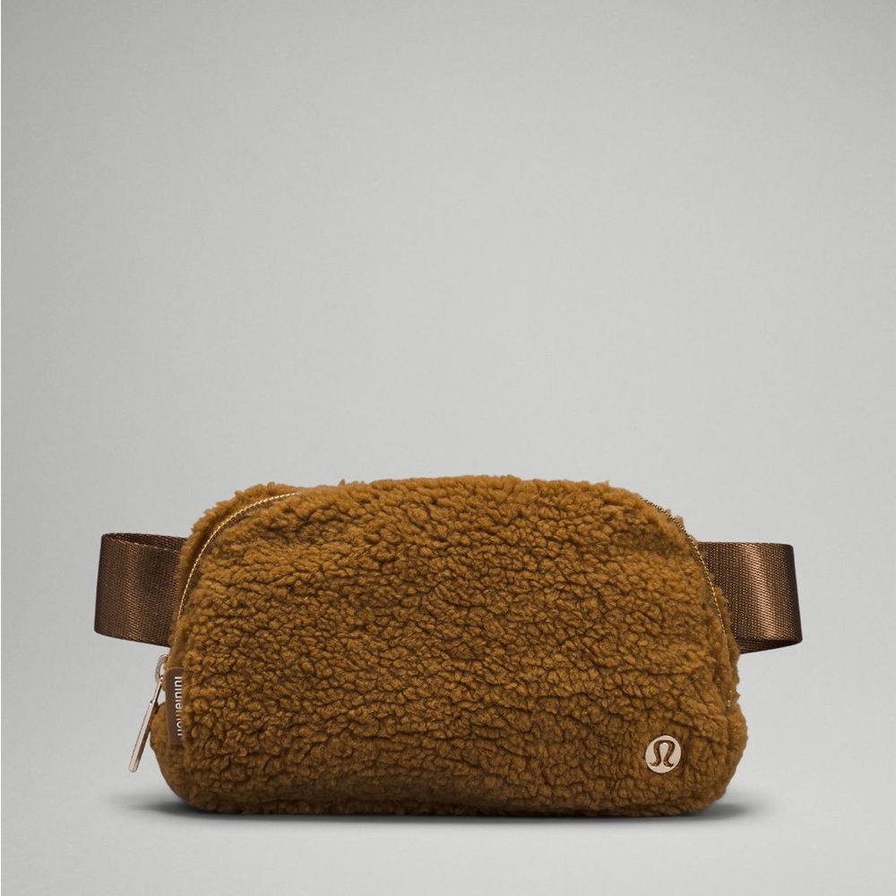 NWOT Lululemon Everywhere Belt Bag Fleece In Burnt Carmel